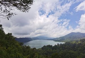 Munduk Itinerary Twin Lakes