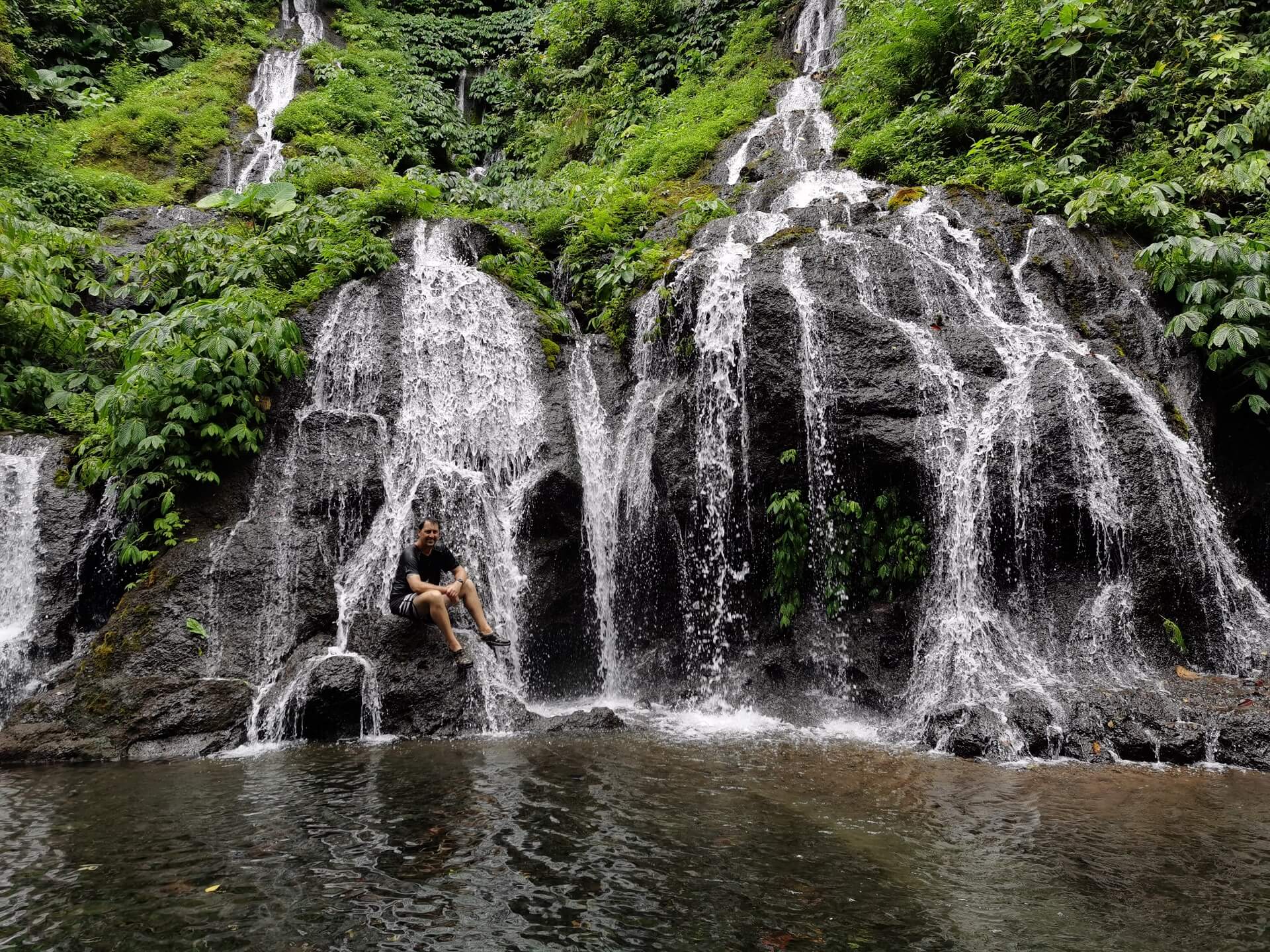 Wanagiri Pucak Manik Waterfall