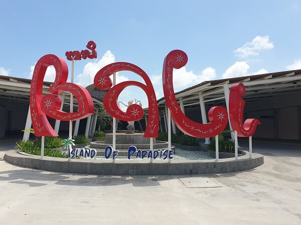 australians love Bali welcome sign