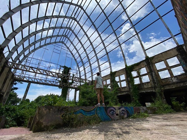 The abandoned park entry