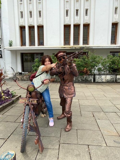 Street actors of Kota Tua