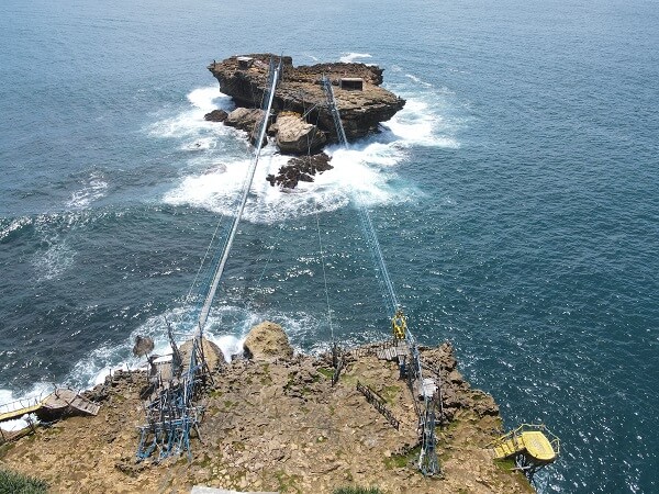 Pantai Timang Gondola Yogyakarta from the land