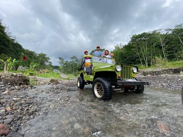 Jeep Merapi