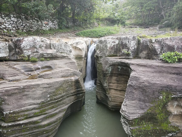 Air Terjun Luweng Sampang