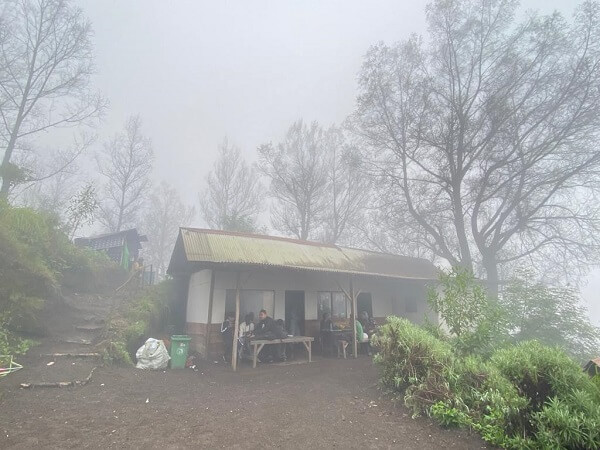 The "Canteen" on the Mount Ijen Hike