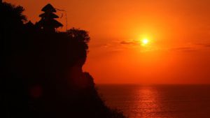 sunset spots in uluwatu