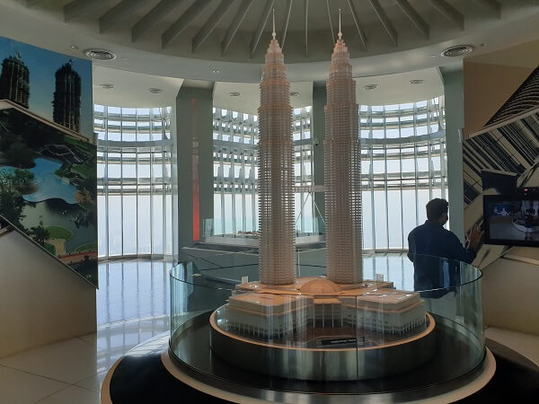 Petronas Twin Tower model
