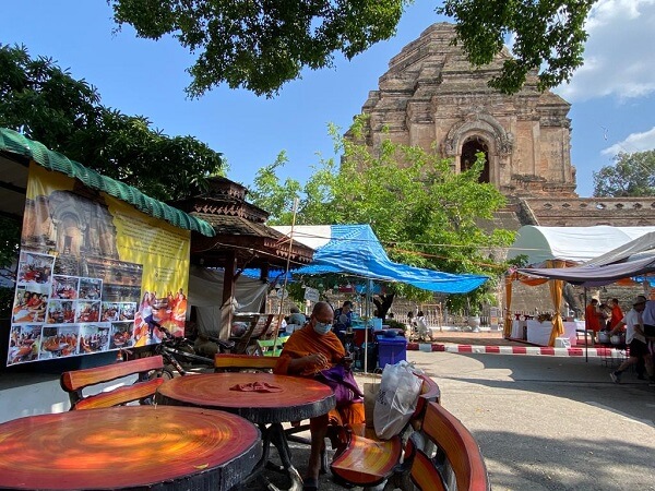 Monk Chat at Wat Chedi Luang