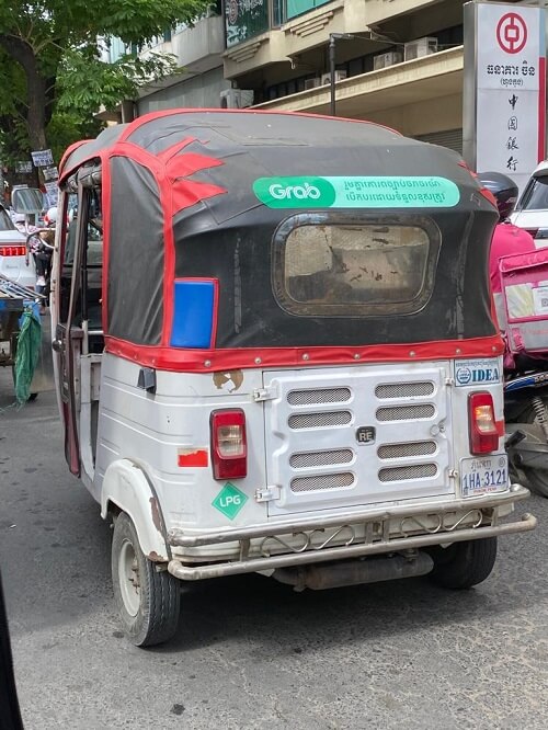 Use Grab to call a Tuk tuk