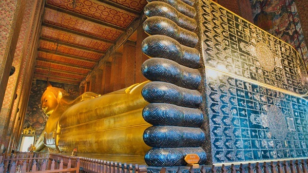 The famous Reclining Buddha at Wat Pho