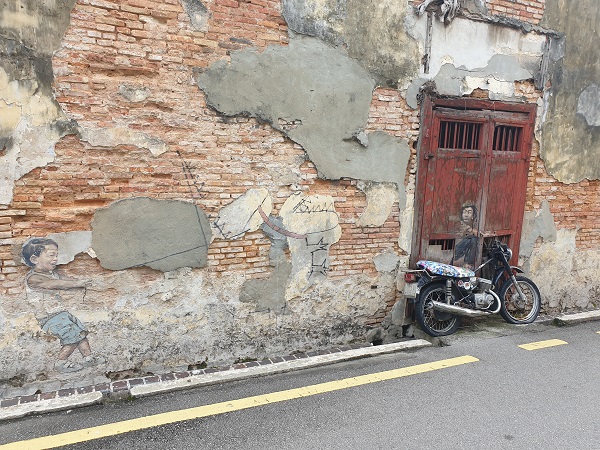 Some art is close together