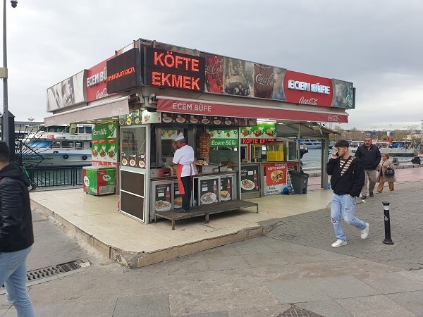 Get cheap eats down at the jetty and docks areas