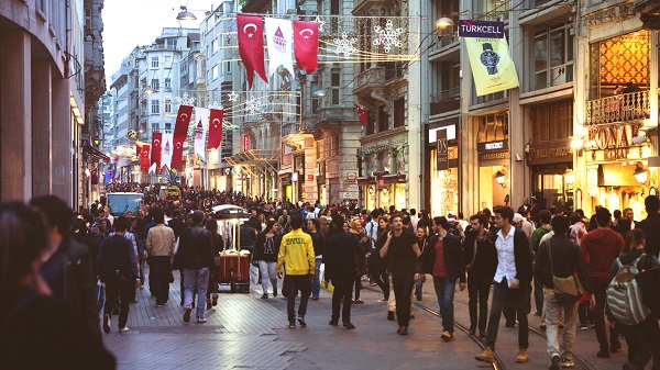 istanbul itinerary Popular Istiklal Street