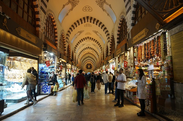 Instanbul city review touristy