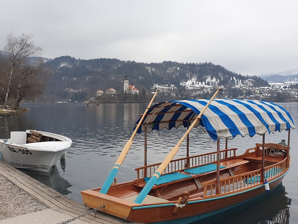 Hire boats to the island at spots around the lake