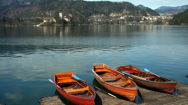 Row boats are available all around the lake to hire