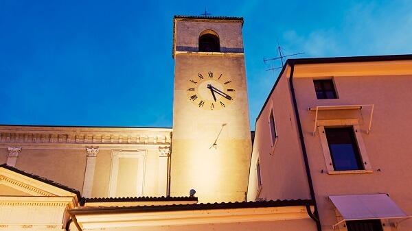 The clock on the Desenzano Cathedral dominates the skyline