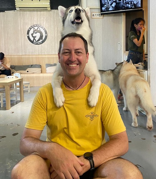 the huskitory malacca posing