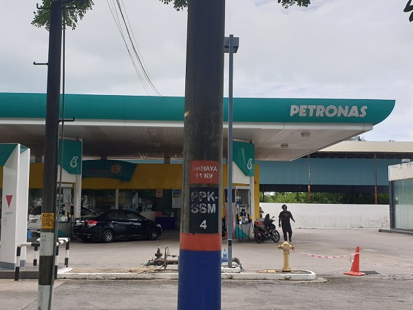 riding a scooter in langkawi bensin