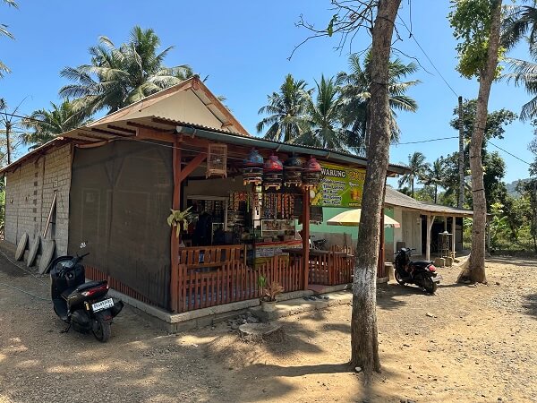 pantai wedi ireng warung
