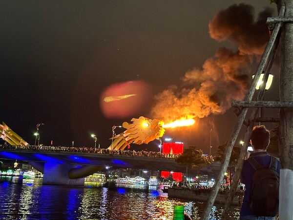 da nang travel tips dragon bridge