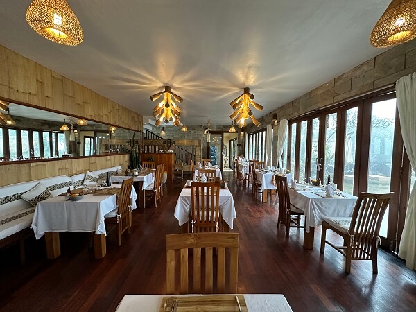 MiMPi Restaurant is right beside the main pool