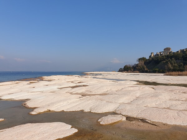 guide to sirmione shoreline