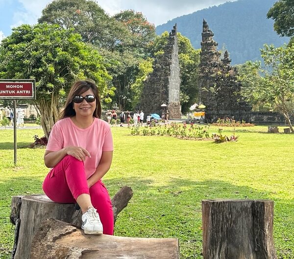 travel blogging tips angles