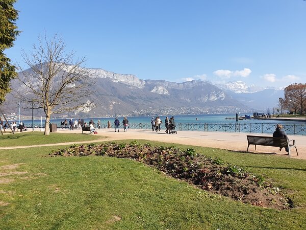 guide to annecy the lake