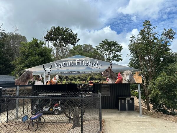 Maleny Botanic Gardens & Bird World review and Guide