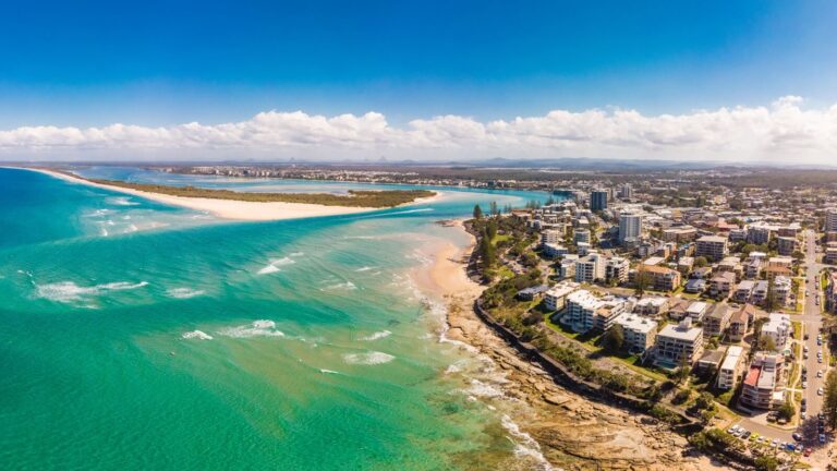 budget travel guide to Caloundra