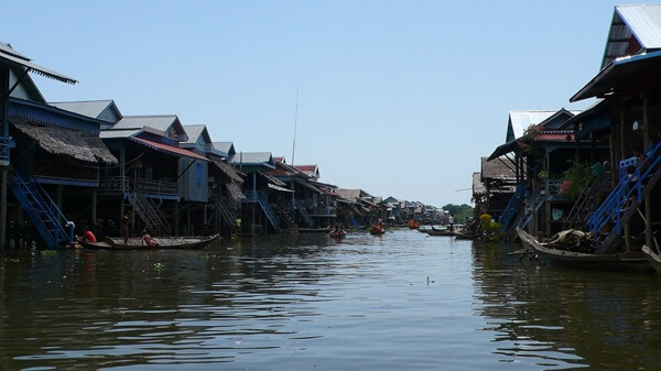 tonle sap floating village main channel