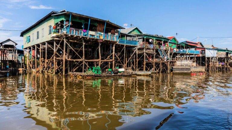 Tonle Sap Floating Village in Kampung Phluk
